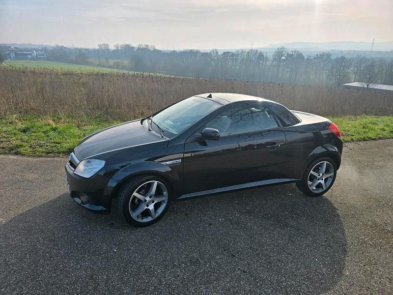 Gebraucht Opel Tigra Edition 90 PS (66 kW) 2009 Schwarz Cabrio