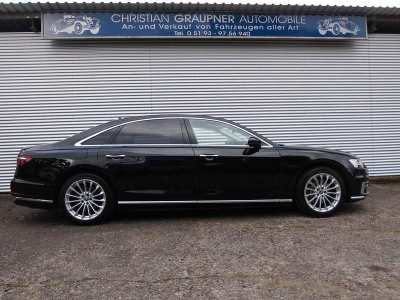 Schwarz Gebraucht 2019 Audi A8 Limousine | 39.500 € (Fairer Preis) - Bild 1/4