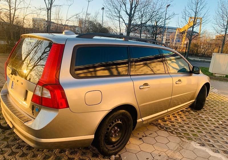 Gebraucht Volvo V70 2009 Gold Kombi