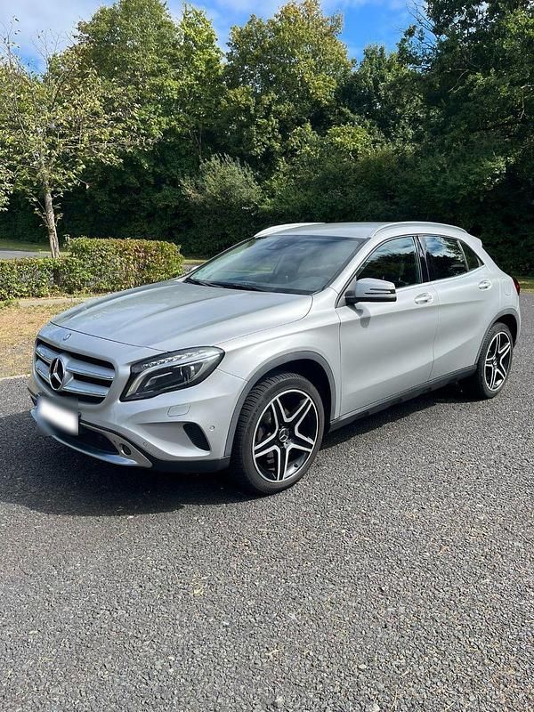 Gebraucht Mercedes GLA220 177 PS (130 kW) 2016 Grau SUV