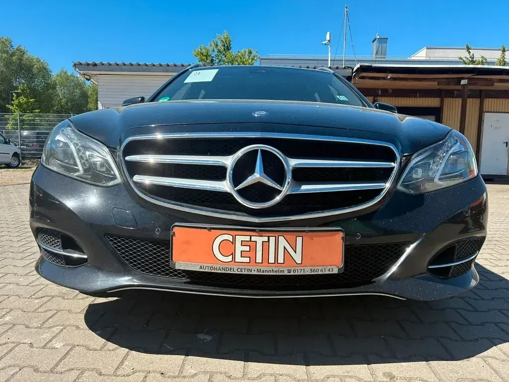 Gebraucht Mercedes E250 204 PS (150 kW) 2014 Schwarz Kombi