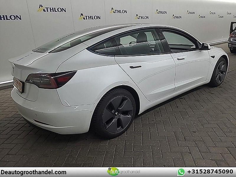 Gebraucht Tesla Model 3 Standard Range 175 kW (238 PS) 2021 Weiß Limousine