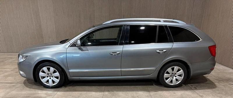 Gebraucht Skoda Superb 170 PS (125 kW) 2010 Grau Limousine
