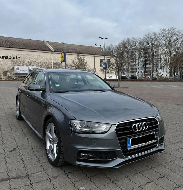 Grau Gebraucht 2015 Audi A4 Ambiente Kombi | 14.950 € (Fairer Preis) - Bild 1/4
