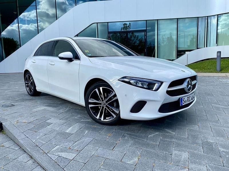Weiß Gebraucht 2020 Mercedes A180 Progressive Limousine | 22.500 € (Guter Preis) - Bild 1/4