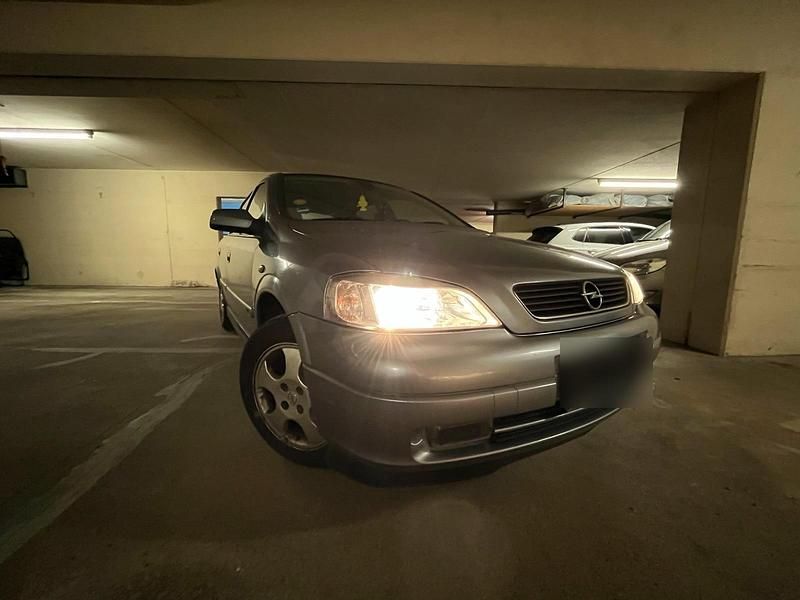 Gebraucht Opel Astra 101 PS (74 kW) 2003 Silber Limousine
