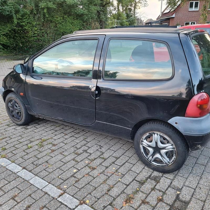 Second-hand Renault Twingo 58 CP (42 kW) 2002 Negru Hatchback