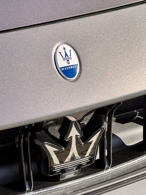 Gebraucht Maserati Granturismo 491 PS (361 kW) 2023 Grigio maratea Coupé