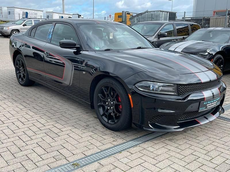 Mattschwarz Gebraucht 2018 Dodge Charger Limousine | 23.900 € - Bild 1/4