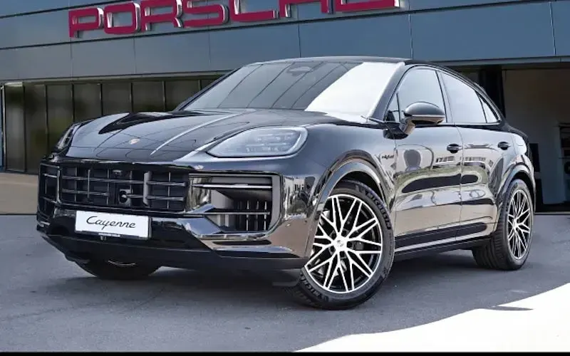 Gebraucht Porsche Cayenne E-Hybrid Coupe Black Edition 470 PS (345 kW) 2026 SUV