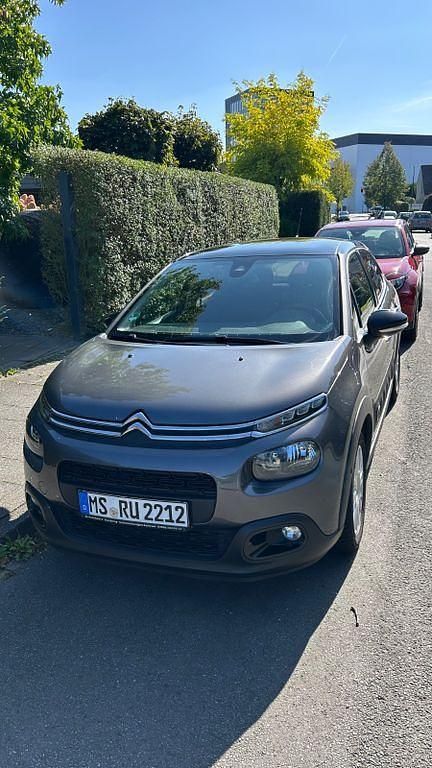 Grau Gebraucht 2017 Citroën C3 PureTech Kleinwagen | 8.750 € (Fairer Preis) - Bild 1/4