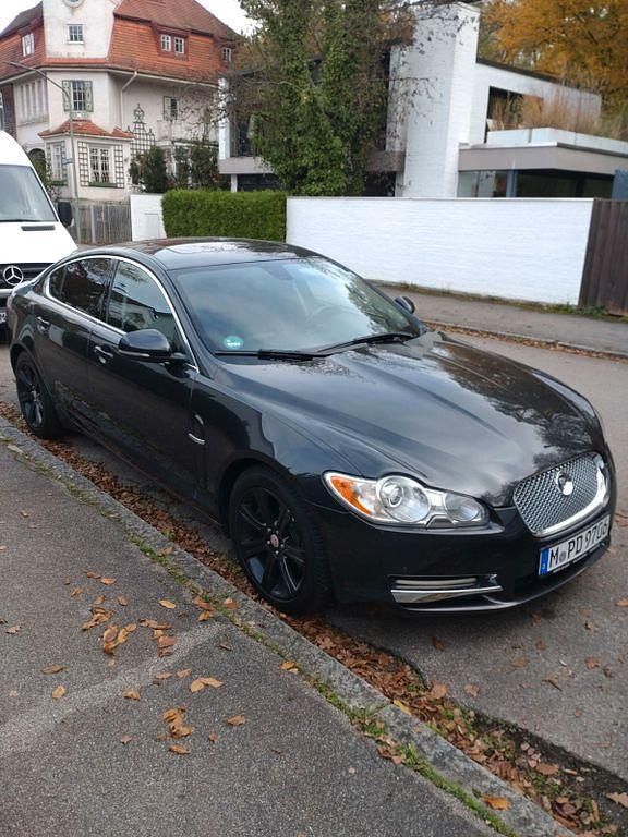 Gebraucht Jaguar XF Luxury 211 PS (155 kW) 2011 Grau Limousine