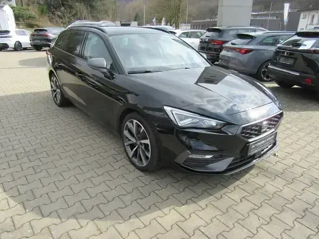 Gebraucht Seat Leon ST FR 190 PS (139 kW) 2022 Mitternachtsschwarz Kombi