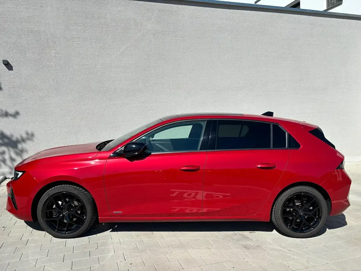 Gebraucht Opel Astra Ultimate 131 PS (96 kW) 2023 Rot Kleinwagen