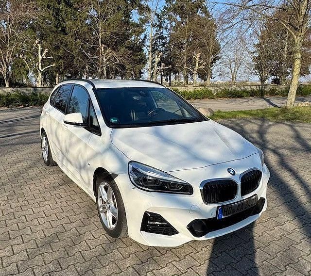 Gebraucht BMW 220 Active Tourer Performance 192 PS (141 kW) 2020 Weiß Van / Kleinbus