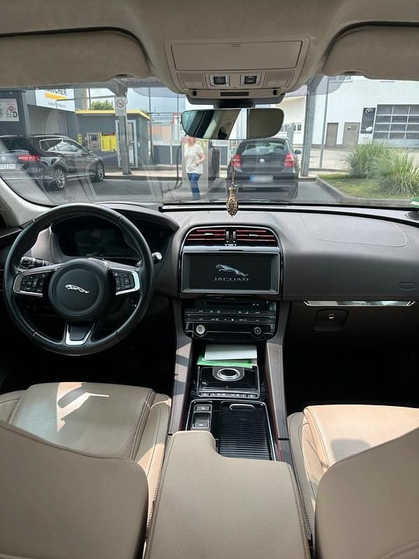 Gebraucht Jaguar F-Pace 300 PS (220 kW) 2020 Schwarz SUV