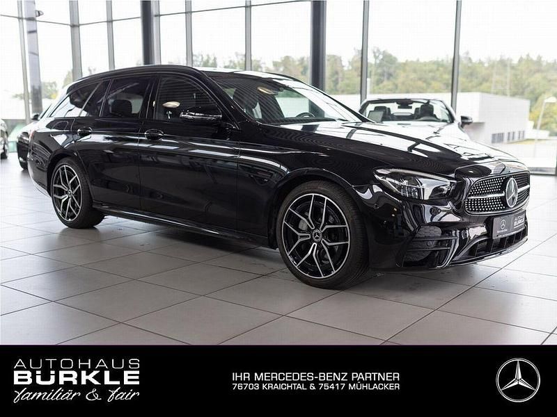 Schwarz Gebraucht 2022 Mercedes E200 AMG Limousine | 42.850 € (Fairer Preis) - Bild 1/4