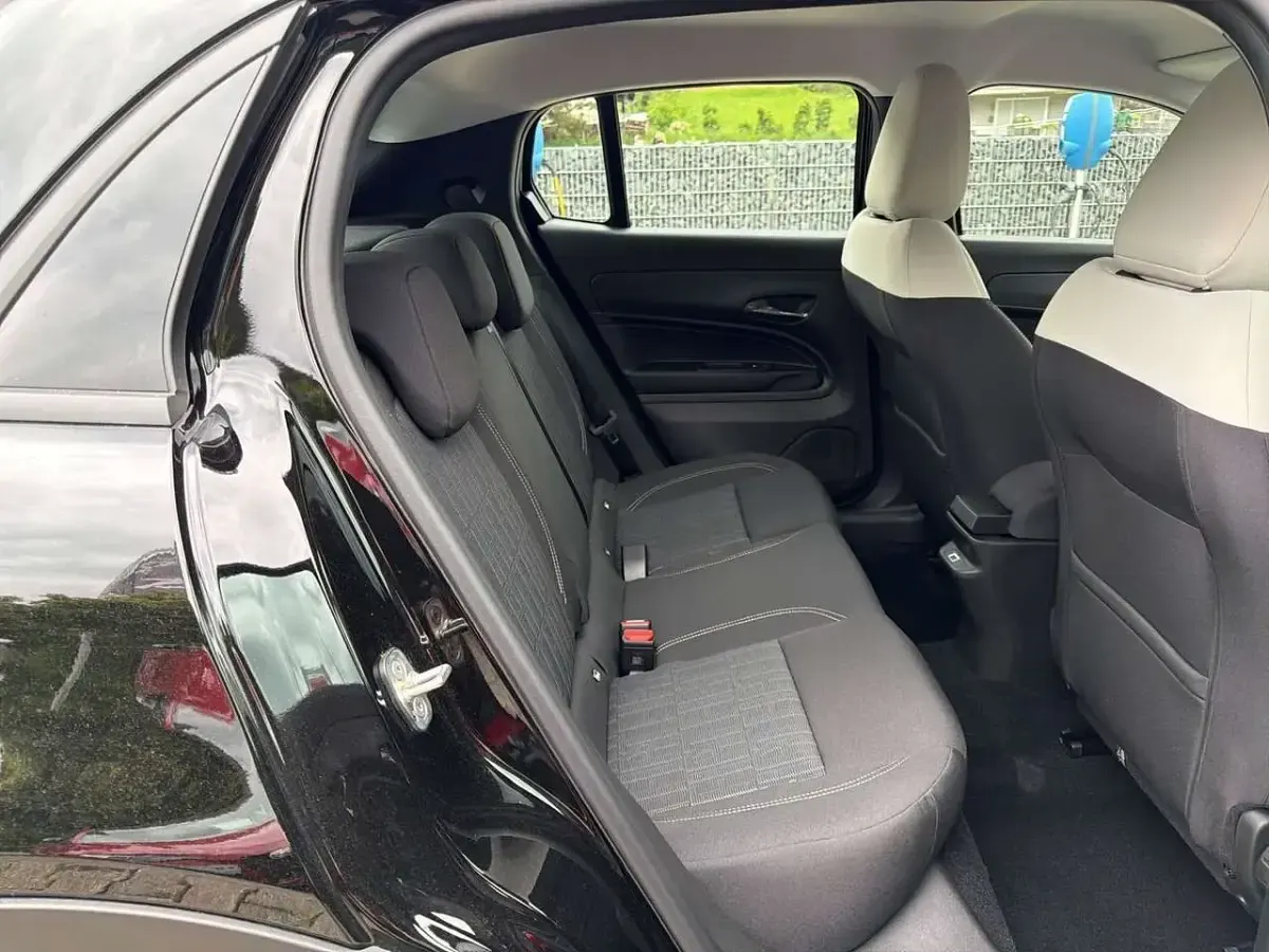 Neu Fiat 600 Business 101 PS (74 kW) 2026 Cinema schwarz SUV