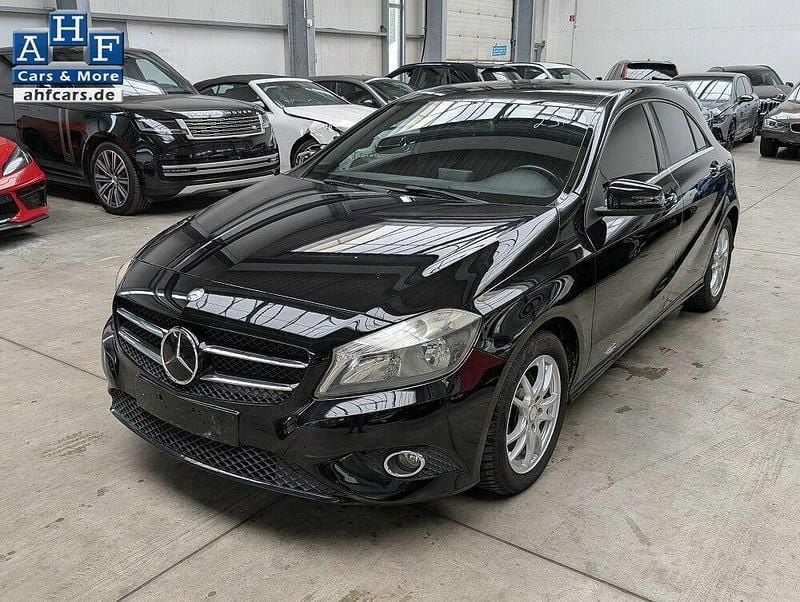 Schwarz Gebraucht 2014 Mercedes A200 Limousine | 9.900 € (Guter Preis) - Bild 1/4