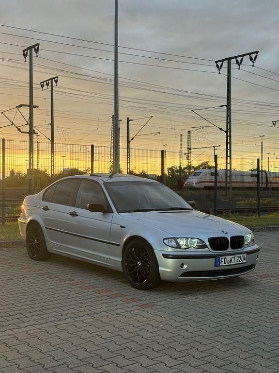 Silber Gebraucht 2003 BMW 316 Performance Limousine | 4.800 € (Teuer) - Bild 1/4