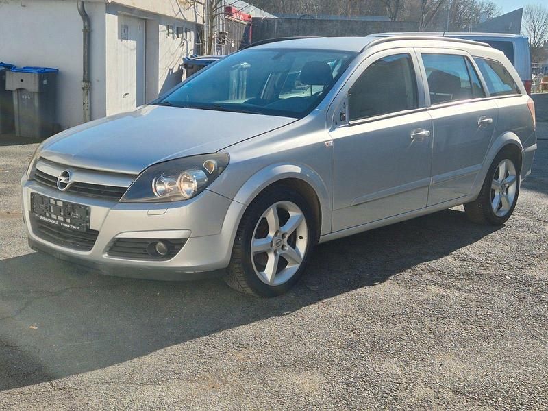 Gebraucht Opel Astra Edition 101 PS (74 kW) 2005 Silber Kombi