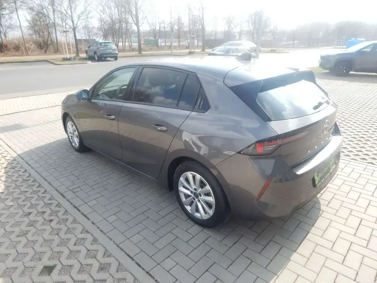Gebraucht Opel Astra Elegance 131 PS (96 kW) 2024 Grau/typ aussenverkleidung met Kleinwagen