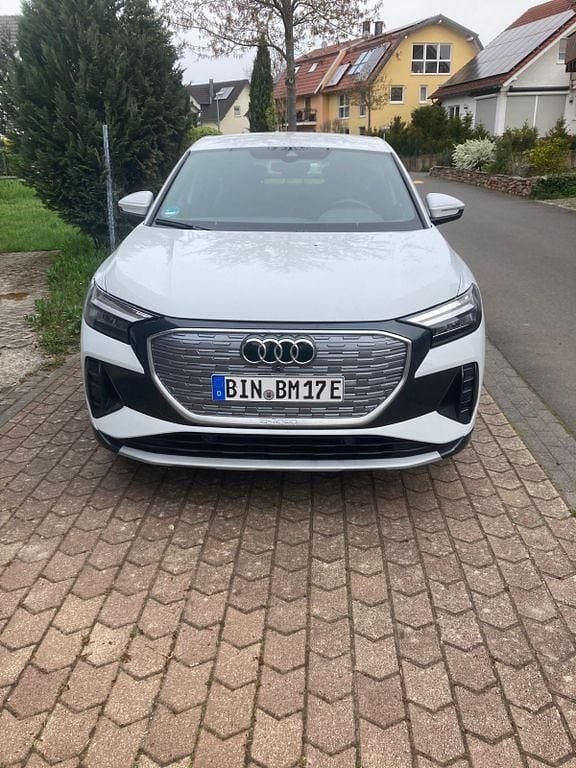 Second-hand Audi Q4 e-tron Ambiente 210 kW (286 CP) 2024 Alb SUV