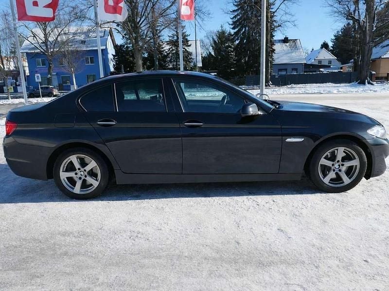 Gebraucht BMW 530 258 PS (189 kW) 2011 Schwarz Limousine