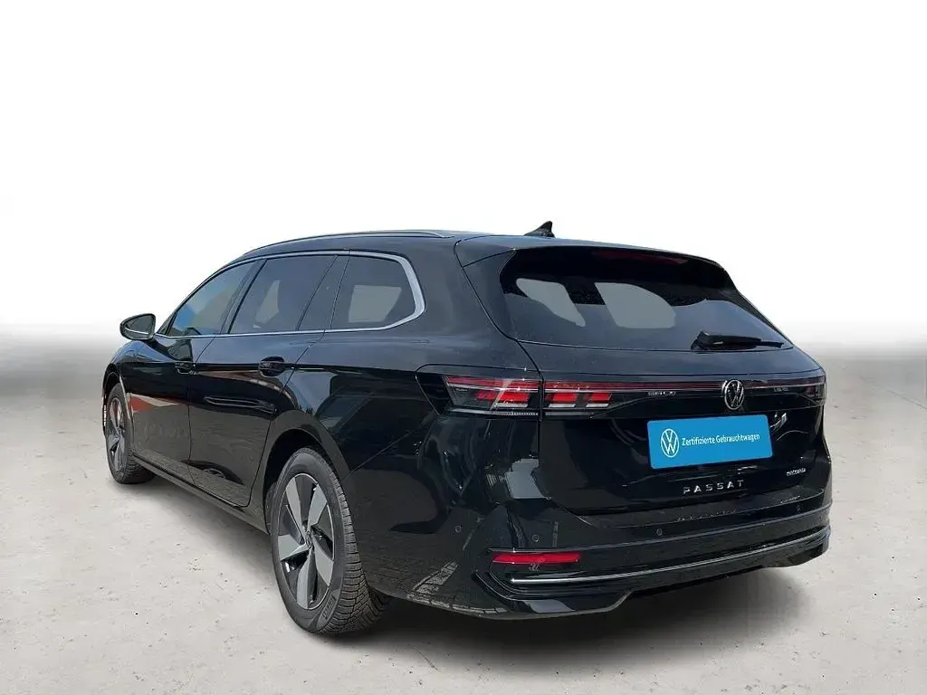 Gebraucht VW Passat Elegance 177 PS (130 kW) 2025 Schwarz Kombi