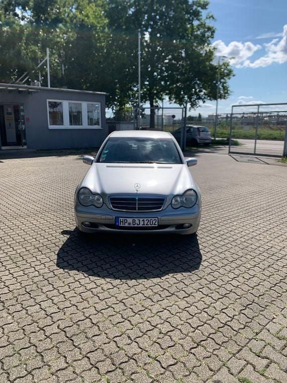 Silber Gebraucht 2003 Mercedes C180 Classic Limousine | 3.499 € (Fairer Preis) - Bild 1/4