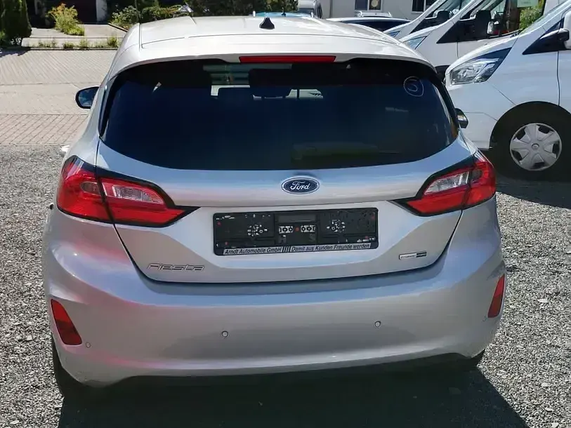 Gebraucht Ford Fiesta Titanium 125 PS (91 kW) 2023 Moondust silber metallic Kleinwagen