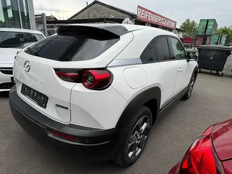 Używany Mazda MX30 107 kW (146 KM) 2021 Biały SUV