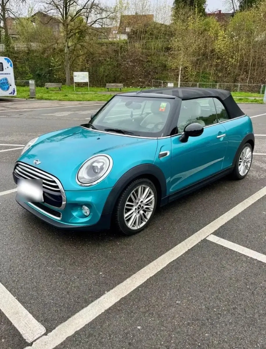 Käytetty Mini Cooper D Cabriolet 116 HP (85 kW) 2016 Sininen Avoauto