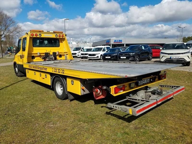 Gebraucht Iveco Daily 179 PS (131 kW) 2022 Gelb