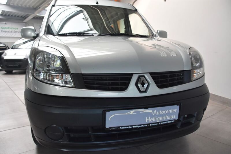 Grau Gebraucht 2005 Renault Kangoo Campus Van / Kleinbus | 2.280 € (Fairer Preis) - Bild 1/4