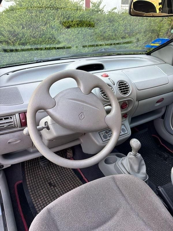 Gebraucht Renault Twingo Authentique 58 PS (42 kW) 2002 Grau Kleinwagen
