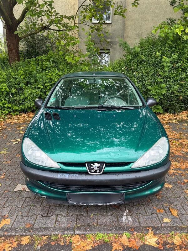 Grün Gebraucht 2002 Peugeot 206 Kleinwagen | 1.500 € (Fairer Preis) - Bild 1/4