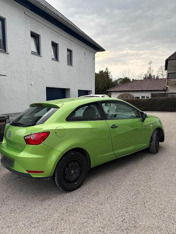 Gebraucht Seat Ibiza 69 PS (50 kW) 2012 Grün Kleinwagen