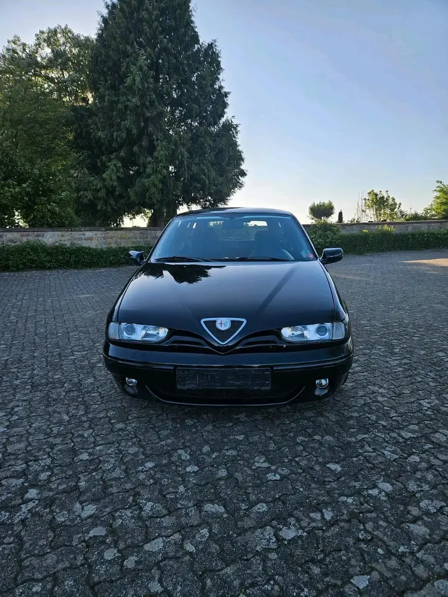 Second-hand Alfa Romeo 145 2001 Verde Hatchback