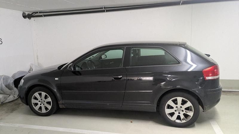 Schwarz Gebraucht 2004 Audi A3 Ambiente Limousine | 1.980 € (Superpreis) - Bild 1/4