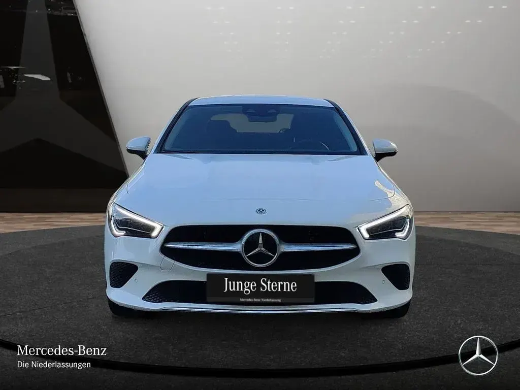 Gebraucht Mercedes CLA250e Progressive 160 PS (117 kW) 2023 Weiß Limousine