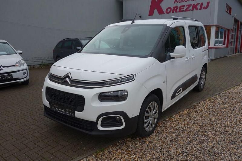 Weiß Gebraucht 2019 Citroën Berlingo Feel Van / Kleinbus | 10.289 € (Fairer Preis) - Bild 1/4