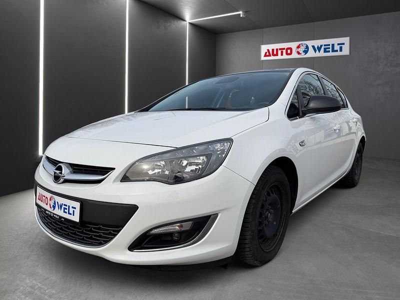 Gebraucht Opel Astra Edition 140 PS (102 kW) 2015 Weiß Limousine