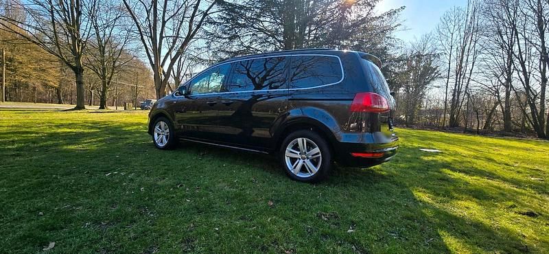 Gebraucht VW Sharan 140 PS (102 kW) 2012 Schwarz Van / Kleinbus