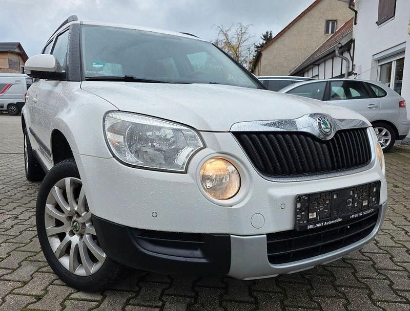Weiß Gebraucht 2010 Skoda Yeti Ambition SUV | 3.999 € (Guter Preis) - Bild 1/4