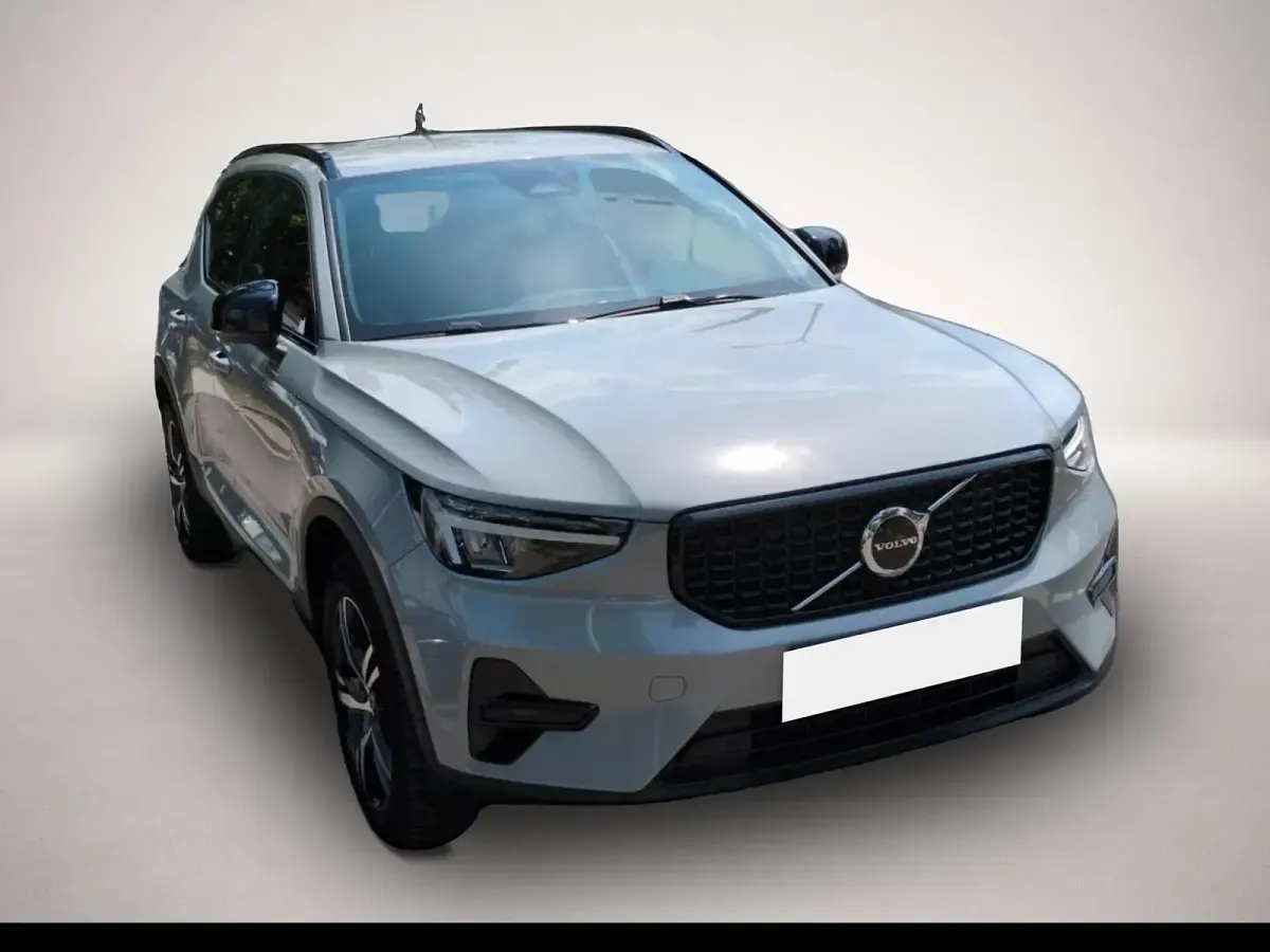 Gebraucht Volvo XC40 Plus 163 PS (119 kW) 2024 Manufacturer SUV