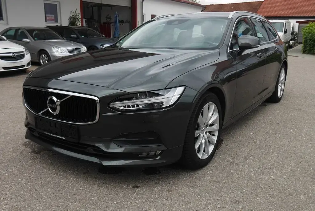 Second-hand Volvo V90 Momentum 190 CP (139 kW) 2018 Gri Break