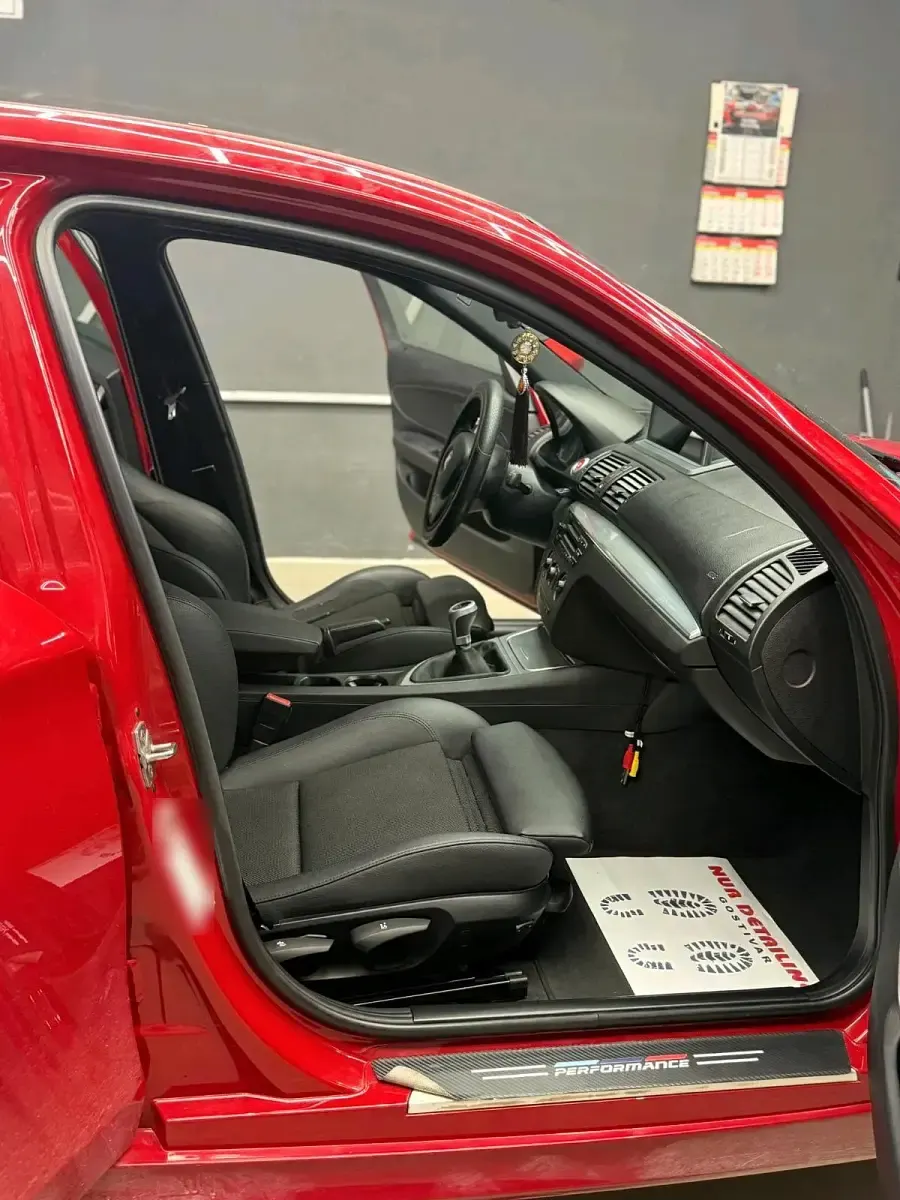 Gebraucht BMW 118 143 PS (105 kW) 2009 Rot Kleinwagen