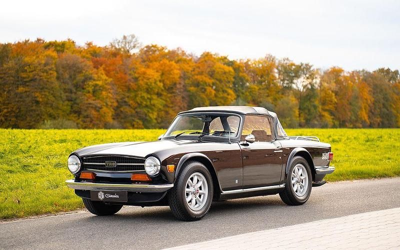 Schwarz Gebraucht 1974 Triumph TR6 Cabrio | 25.900 € - Bild 1/4