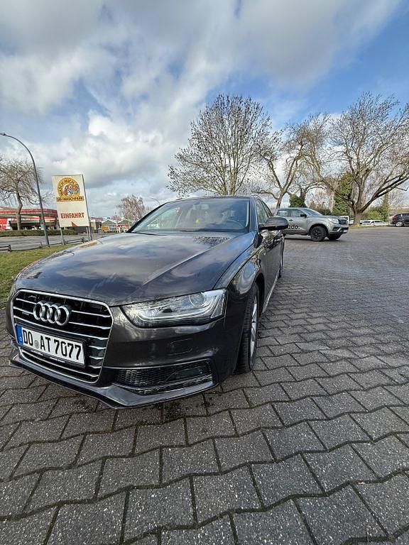 Gebraucht Audi A4 S-Line 190 PS (139 kW) 2015 Grau Kombi